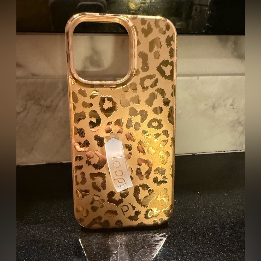 Loopy Case Metallic Gold Leopard IPhone Cover